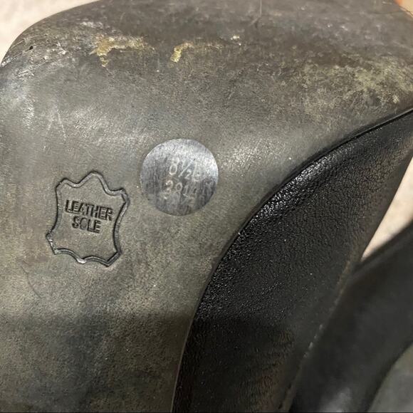 BCBGMaxazria Black Leather Block Heel Shoes sz 8.5 Gold Trim heel Peep Toe Shoes - Picture 5 of 11